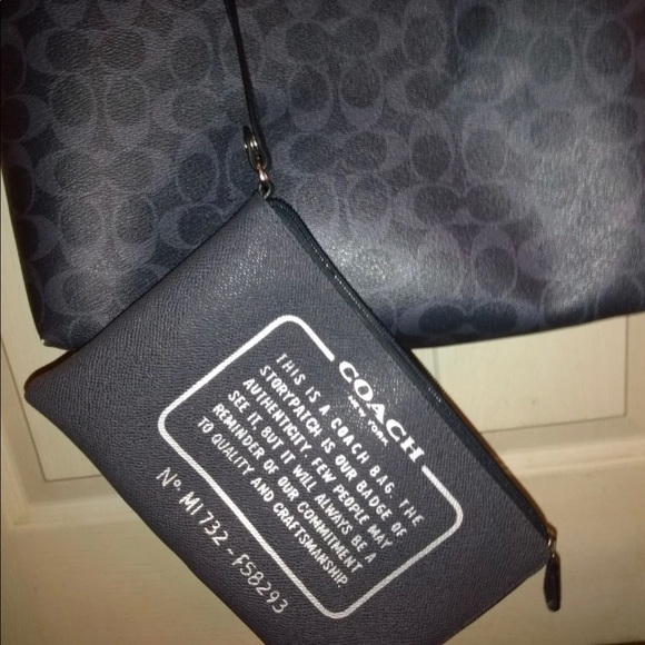 Coach reversible tote !!!SOLD!!! - Picture 2 of 7